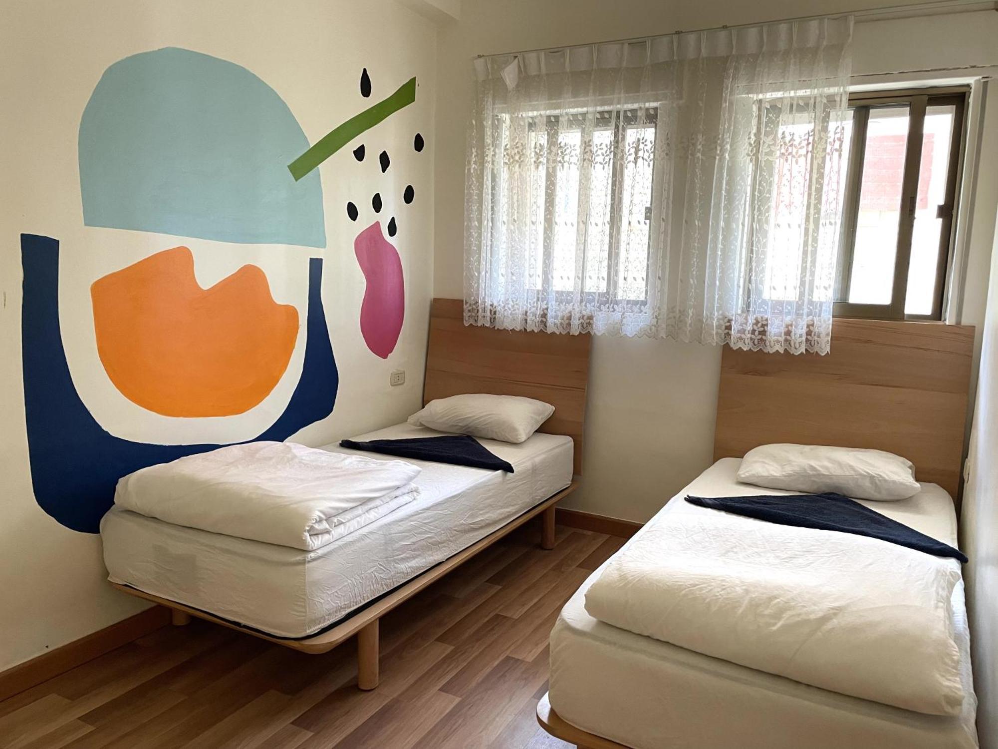Battuta Hostel *