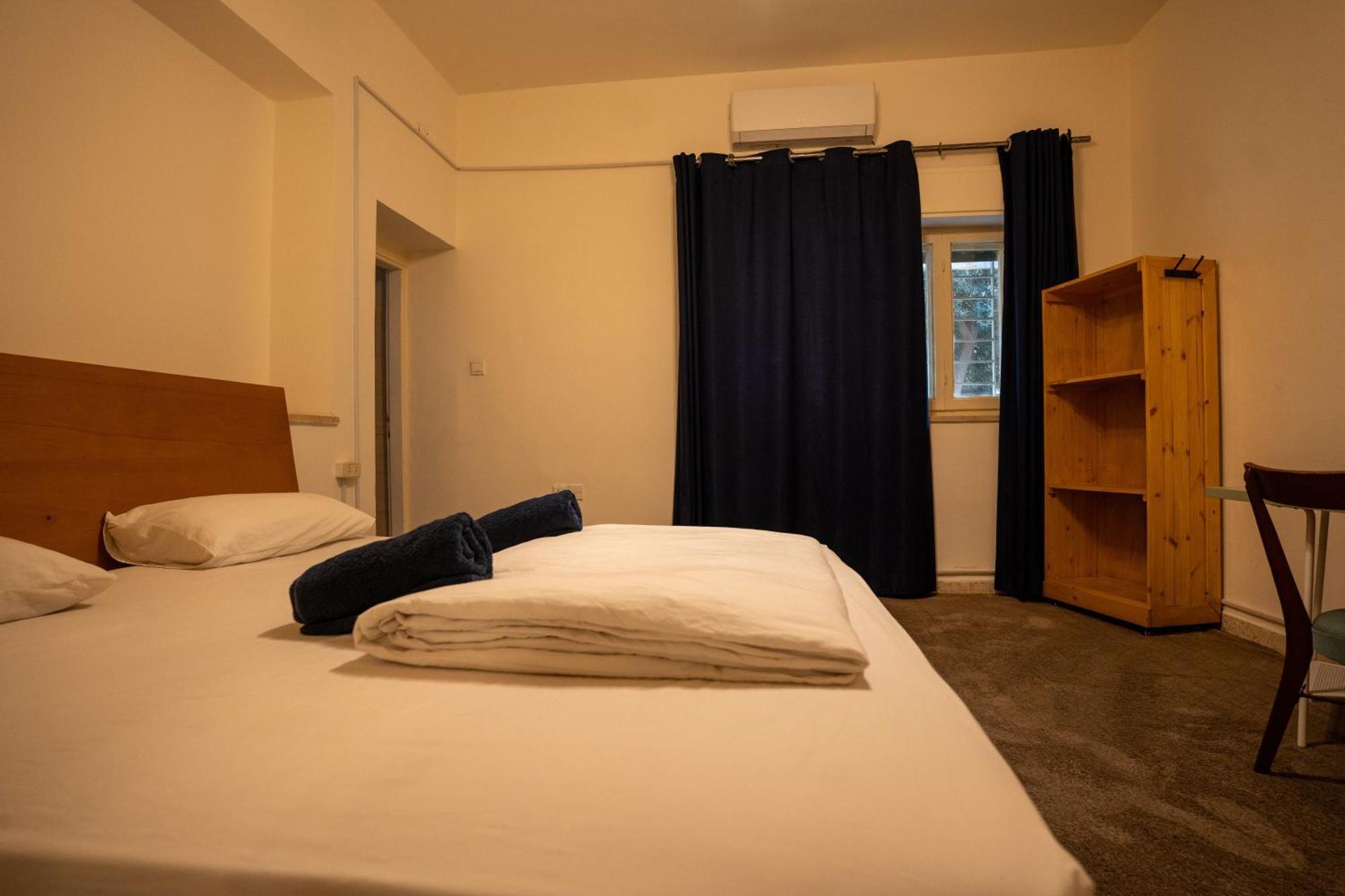 Battuta Hostel *